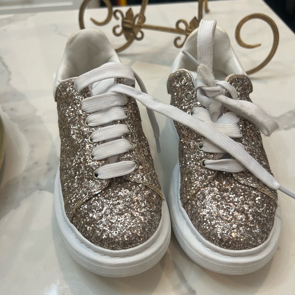 Girls Alexander McQueen runners - Picture 3 of 12